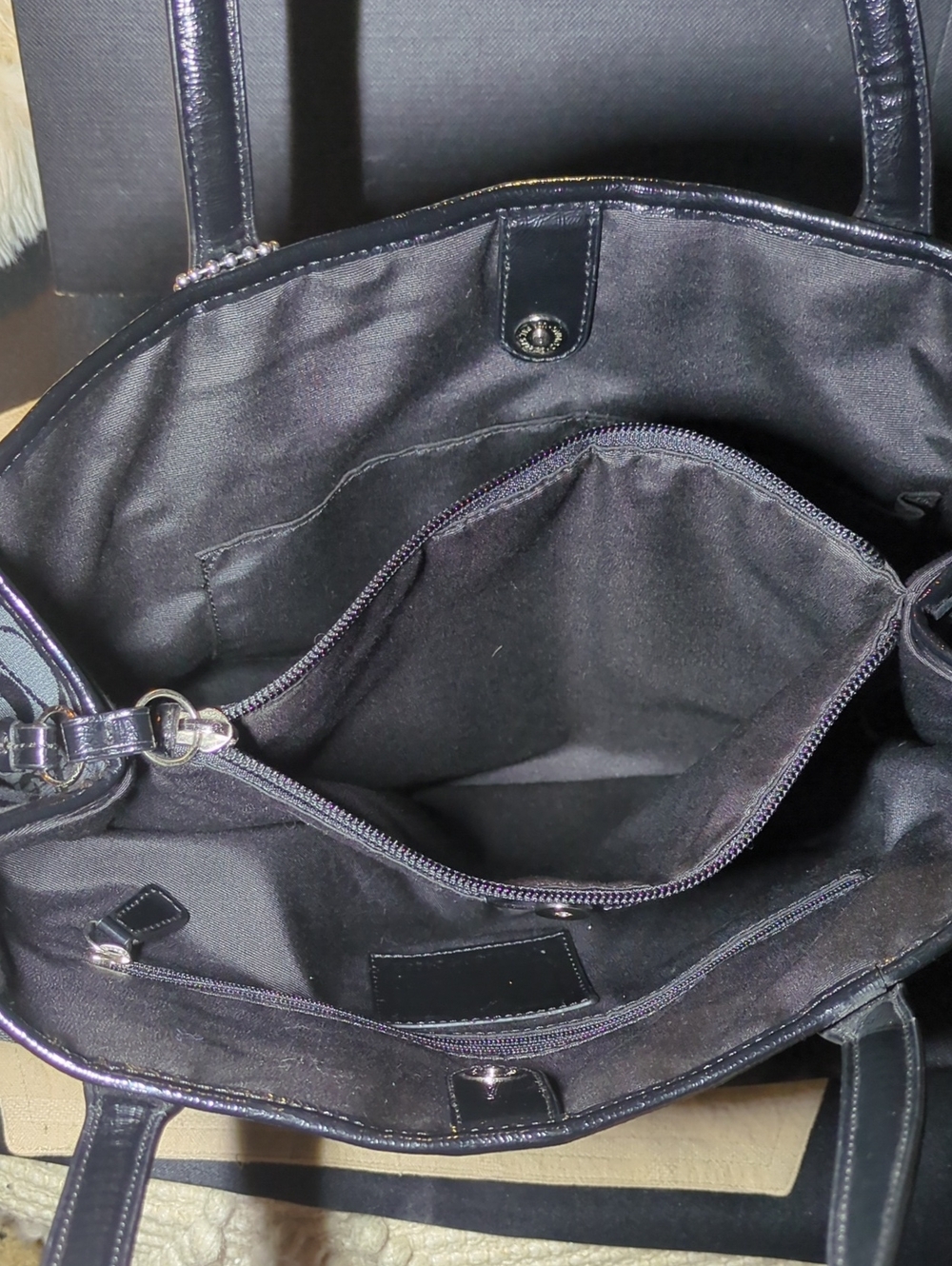 Coach Python Signature Striped Tote w/ Metallic Trim W/ 3 Hangtags ONLY $110 - Picture 5 of 8